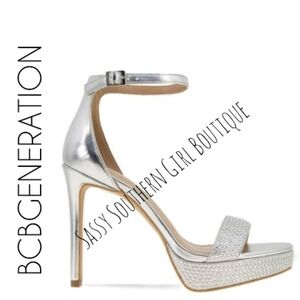 🆕⭐BCBG silver bling heels